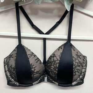 NWOT Victoria’s Secret Very Sexy Plunge Push-up Front Close Bra Satin & Lace 32D